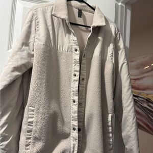 Men’s size Medium Cream fleece jacket